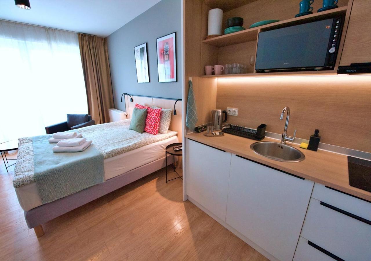 Bk Aparthotel Praga - National Stadium - Comfortable Apartment For 4 People ワルシャワ エクステリア 写真