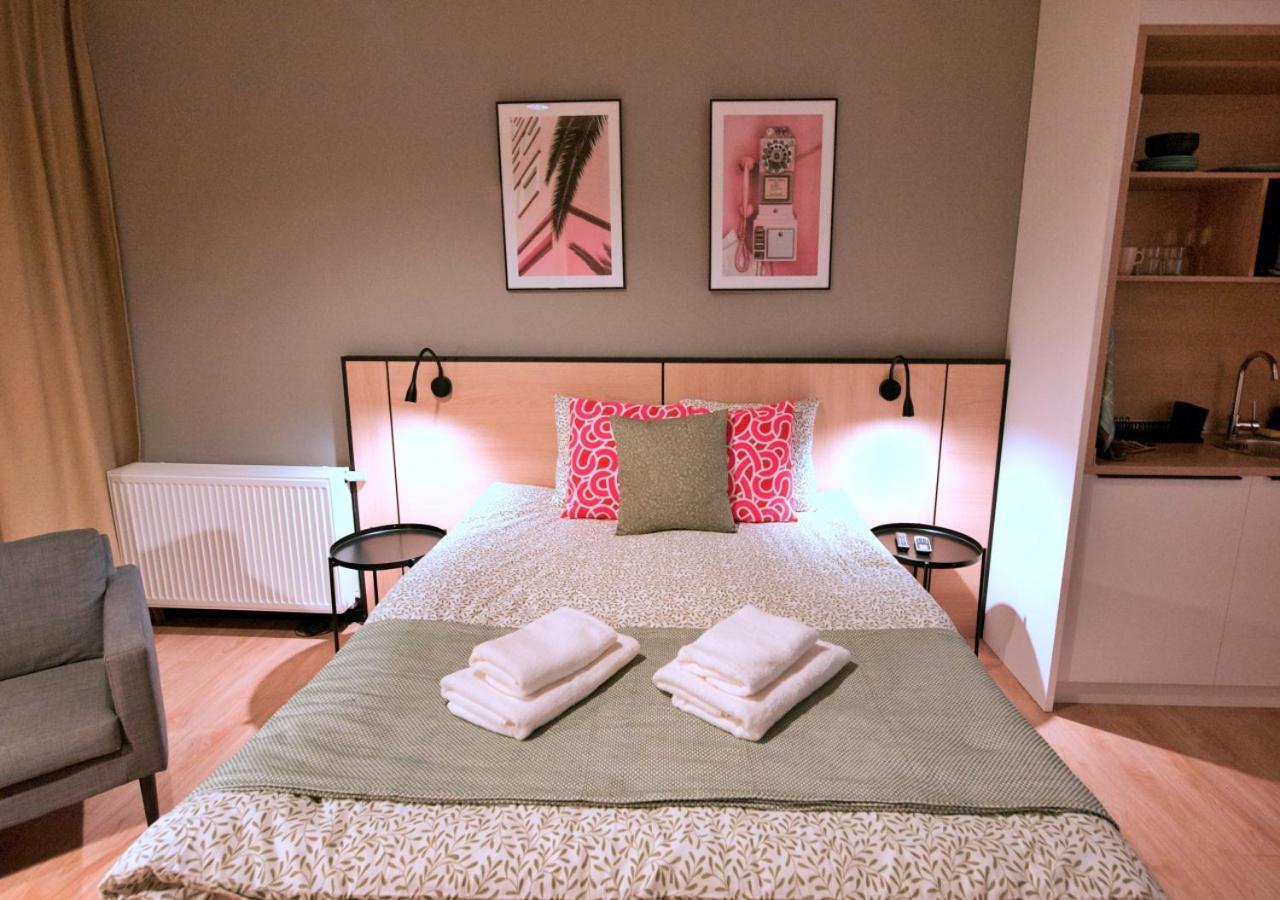 Bk Aparthotel Praga - National Stadium - Comfortable Apartment For 4 People ワルシャワ エクステリア 写真