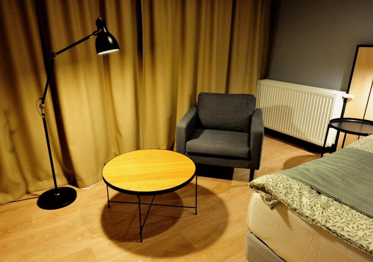 Bk Aparthotel Praga - National Stadium - Comfortable Apartment For 4 People ワルシャワ エクステリア 写真