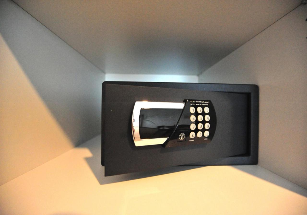 Bk Aparthotel Praga - National Stadium - Comfortable Apartment For 4 People ワルシャワ エクステリア 写真