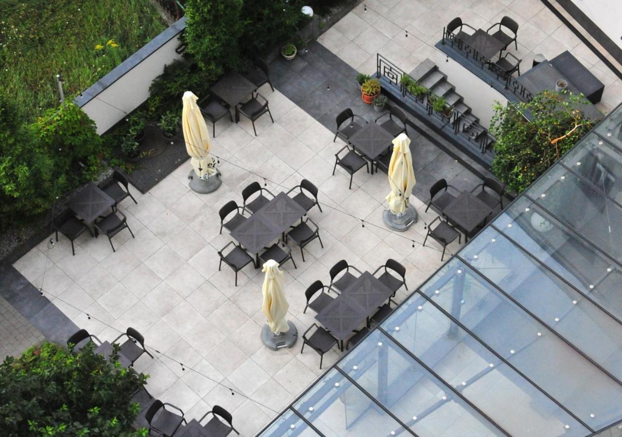 Bk Aparthotel Praga - National Stadium - Comfortable Apartment For 4 People ワルシャワ エクステリア 写真