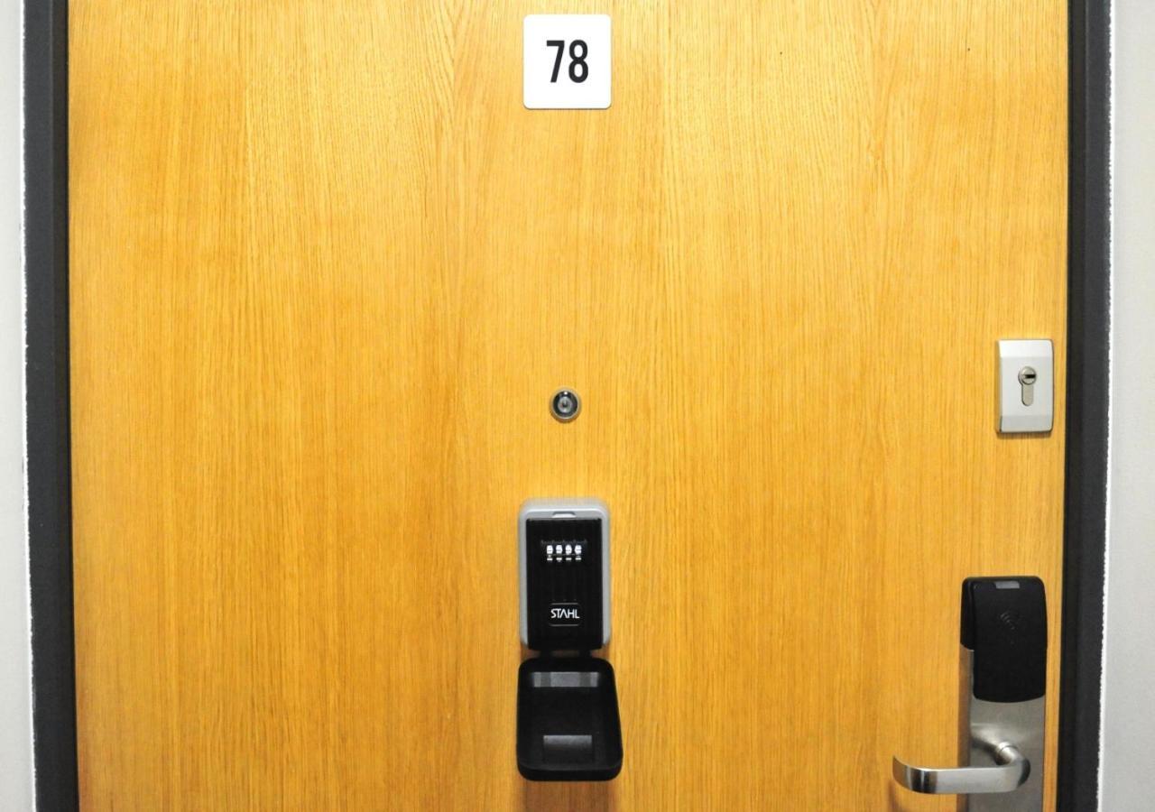 Bk Aparthotel Praga - National Stadium - Comfortable Apartment For 4 People ワルシャワ エクステリア 写真