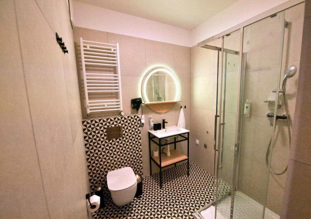 Bk Aparthotel Praga - National Stadium - Comfortable Apartment For 4 People ワルシャワ エクステリア 写真