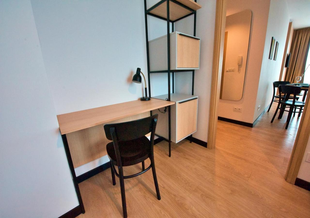 Bk Aparthotel Praga - National Stadium - Comfortable Apartment For 4 People ワルシャワ エクステリア 写真
