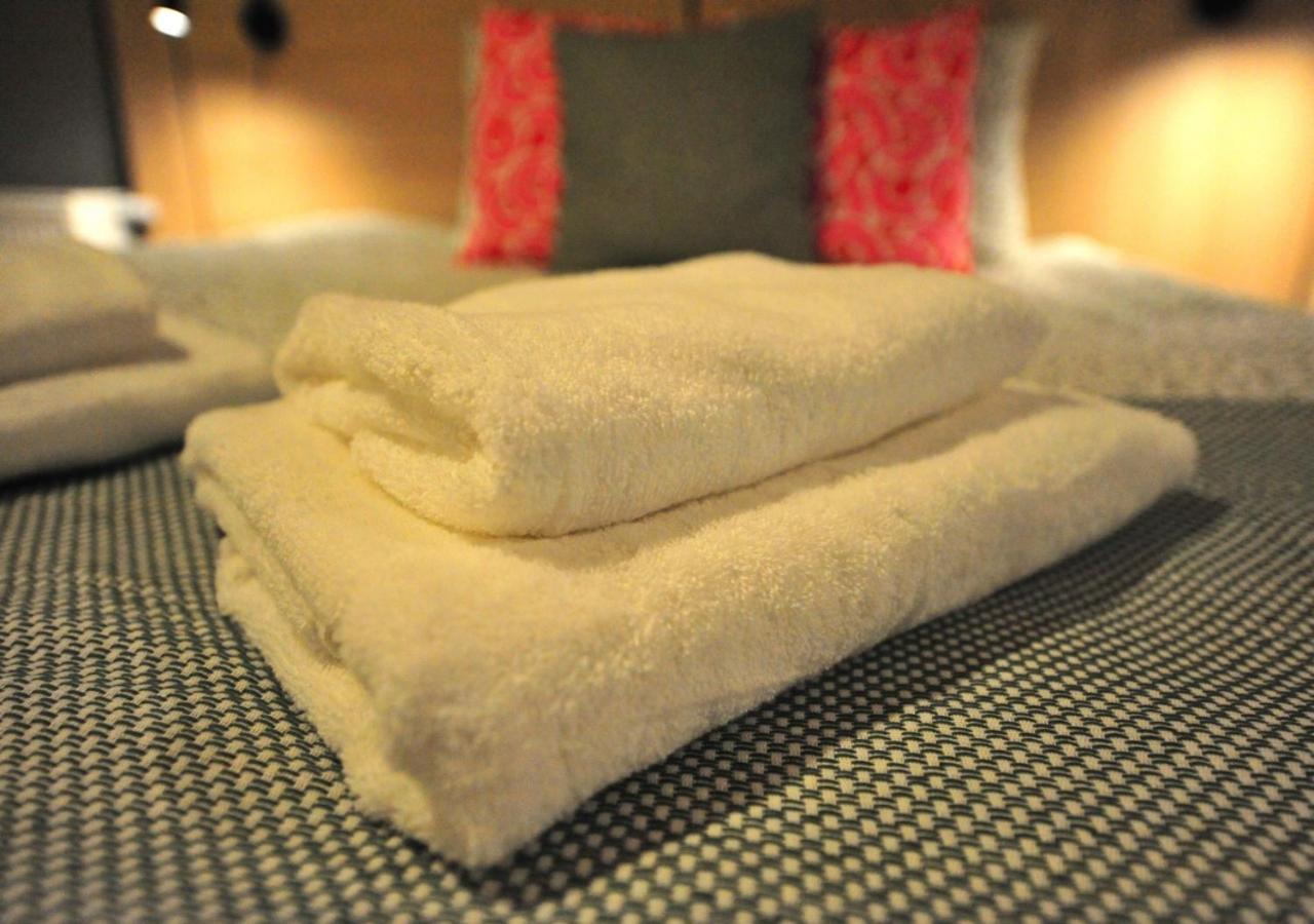 Bk Aparthotel Praga - National Stadium - Comfortable Apartment For 4 People ワルシャワ エクステリア 写真